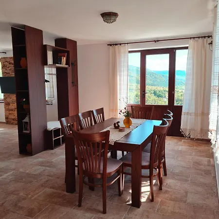 Eco St Ignatius еко лодж игнажден Willa