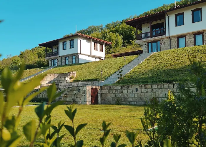 Eco St Ignatius еко лодж игнажден *